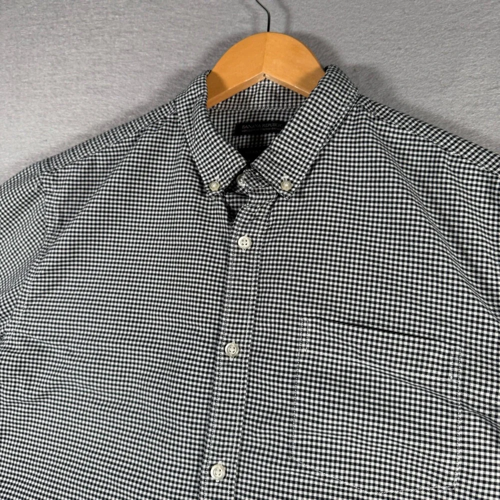 Banana Republic Mens Grant Fit Gingham Stretch Oxford Shirt Black White Large